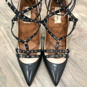 Valentino 8  brand new never worn lovelatch pumps